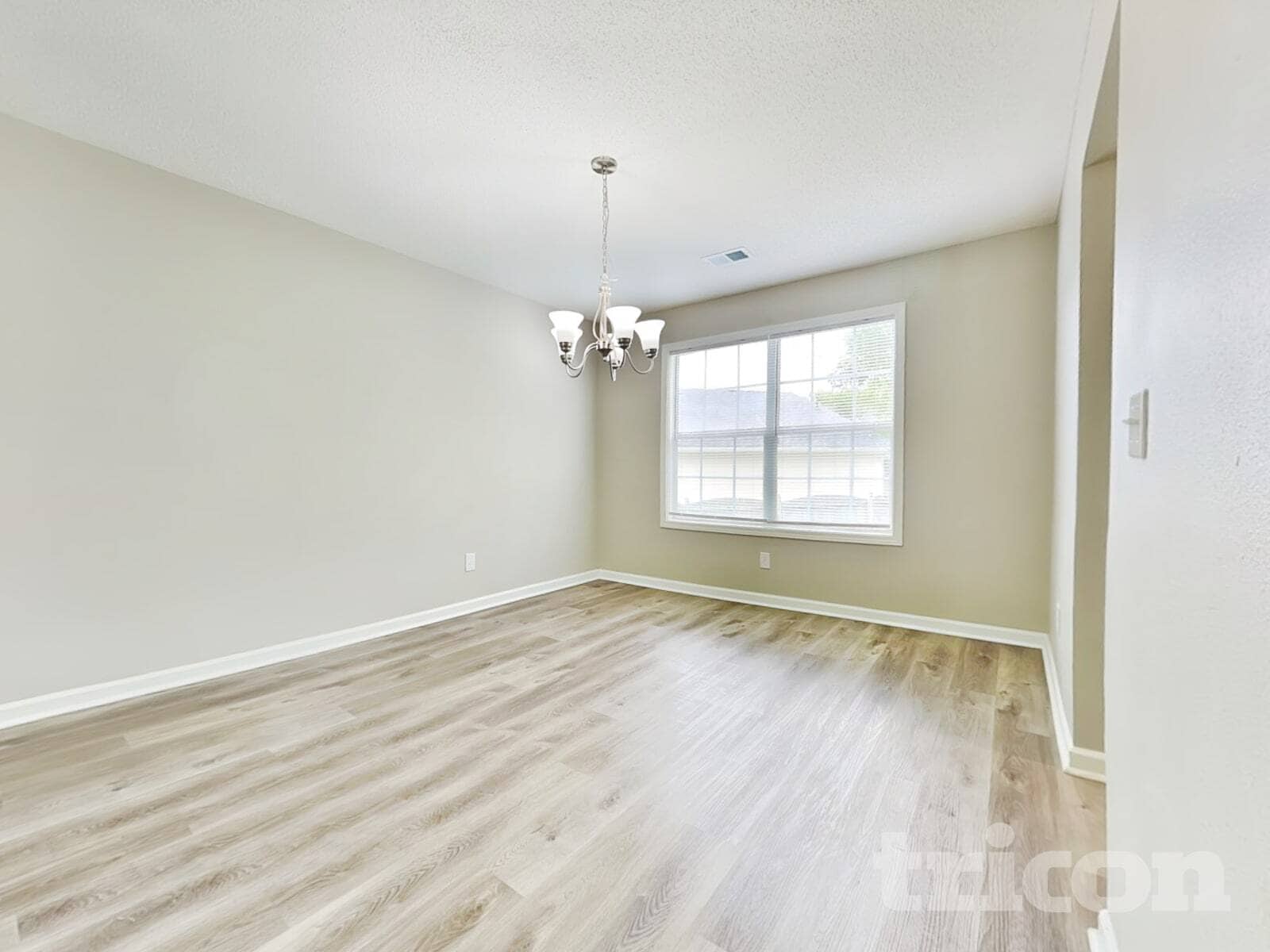 Building Photo - 208 Autumn Woods Dr