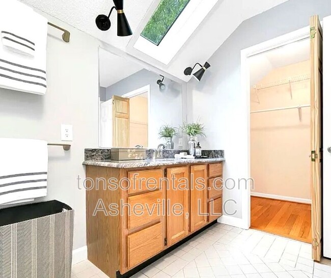 Building Photo - 28 Big Rock Rd