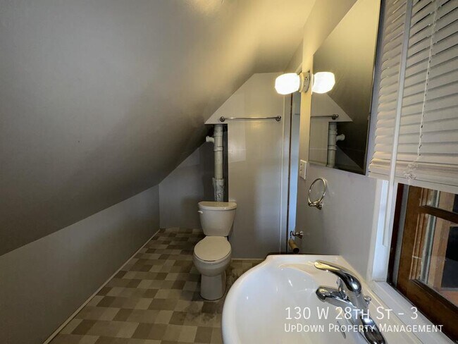 Building Photo - 130 W 28th St