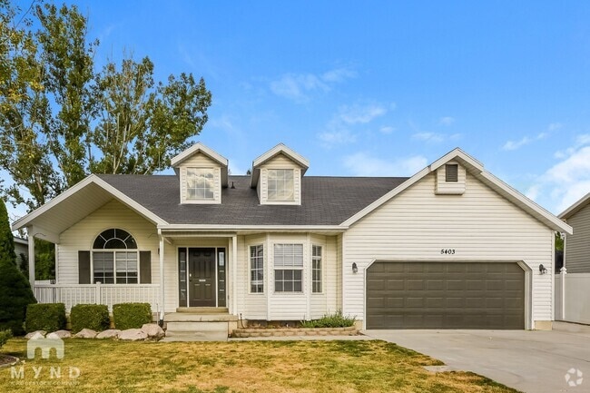 Building Photo - 5403 Vista Dr