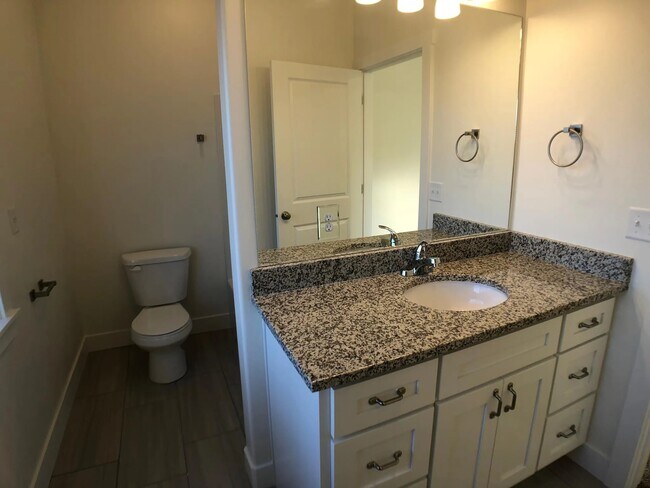 Building Photo - 1564 N 160 W