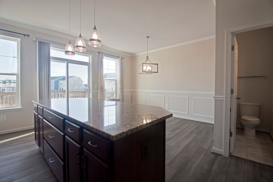 Dining Area - 105 Gristmill Ct