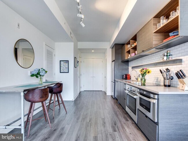 Building Photo - 2030 8th St NW