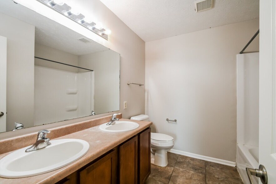 Building Photo - 12403 Titans Dr