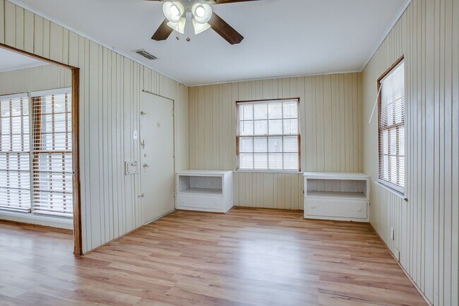 Building Photo - Pre Leasing for fall 2026! 3/2 in Tech Terrace