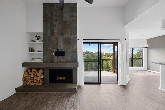 Building Photo - 4711 Spicewood Springs Rd