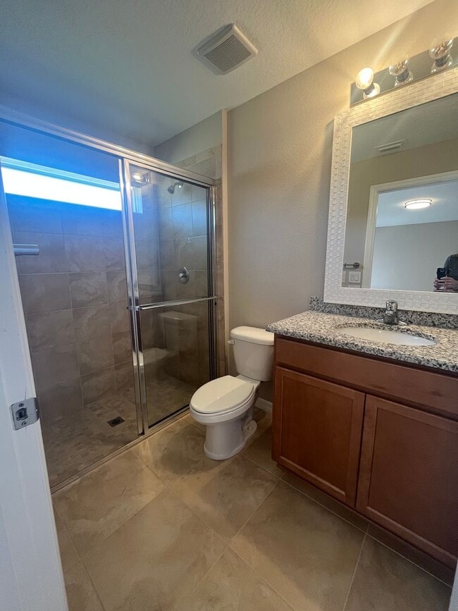 Building Photo - Newer Home with Fenced in Yard!!