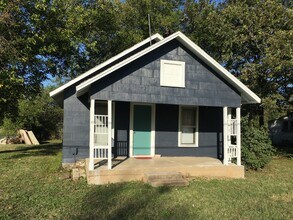 Building Photo - 417 N Linwood Ave