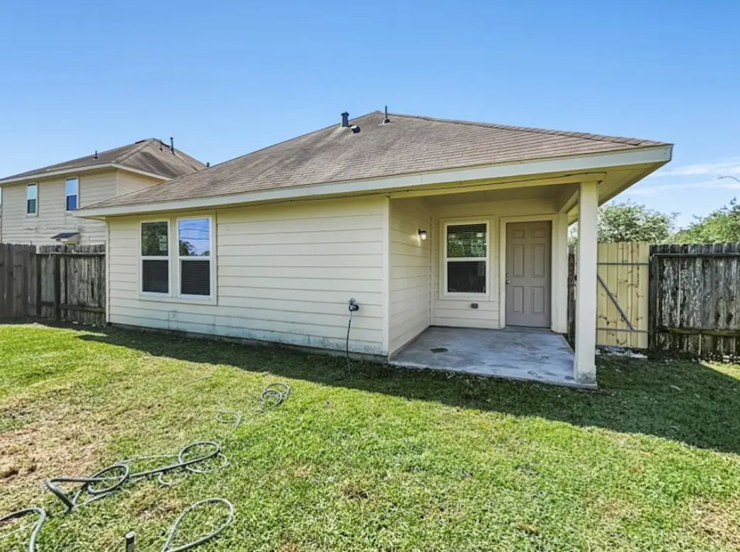Building Photo - 6107 El Granate Dr
