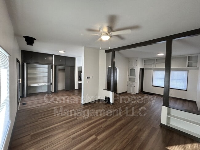 Building Photo - 1011 Cedar St