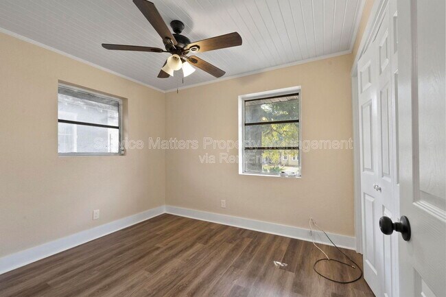 Building Photo - 1922 W Gregory St