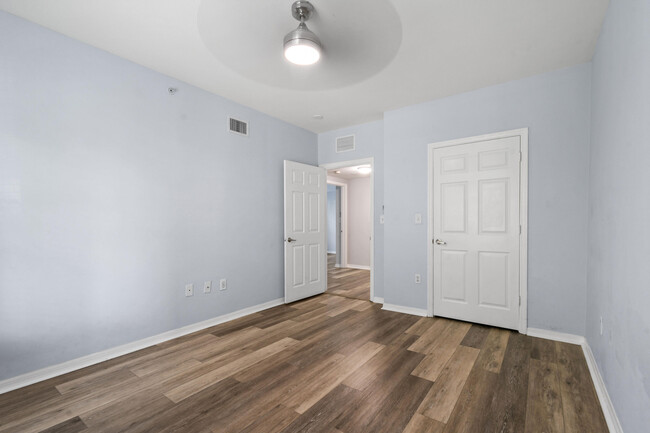 Building Photo - 6565 Emerald Dunes Dr