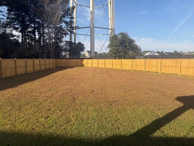 Building Photo - 700 Sinker Ln