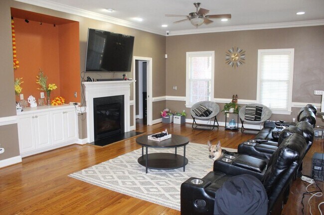 Building Photo - 4 Bedroom Single Family Home in Nashville