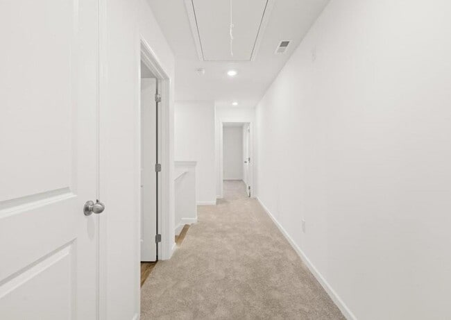 Building Photo - 102 Smithwood Dr