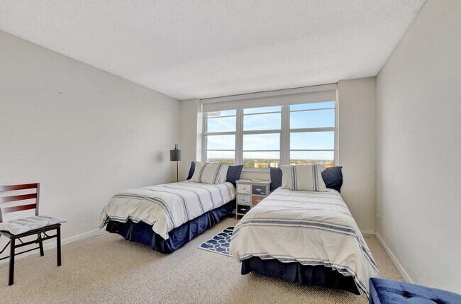 Building Photo - 2121 N Ocean Blvd