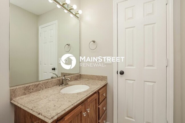 Building Photo - 3 Bedroom Pet-Friendly Home in GOODLETTSVILLE, TN with Main Street Renewal
