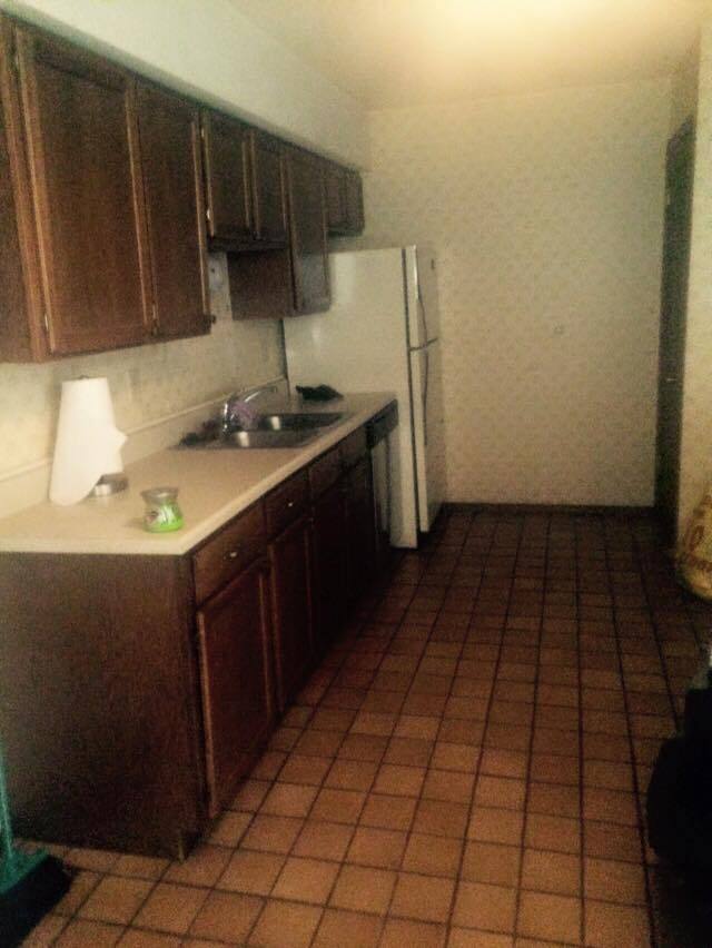 Building Photo - 1800 Old West Main St