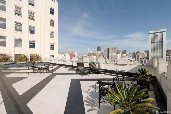 Join us on the roof for panoramic Bay views or to catch the fireworks! - 631 Ofarrell St