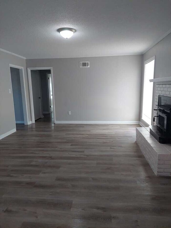 Building Photo - 5001 Whitworth Rd