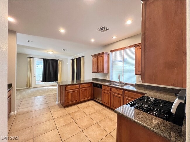 Building Photo - 6164 Bridgeport Hills Ave