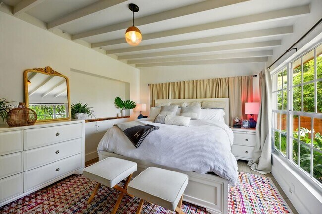 Building Photo - 1363 Biarritz Dr