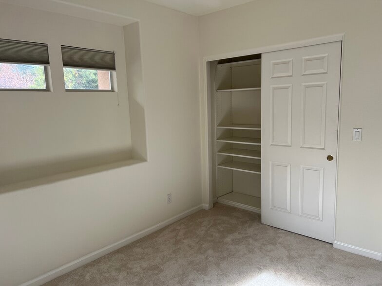 Building Photo - 202 Everett Ave