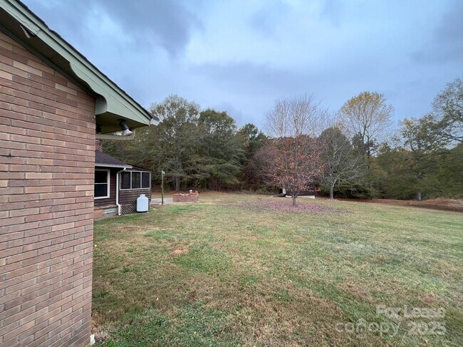 Building Photo - 228 El Bethel Rd