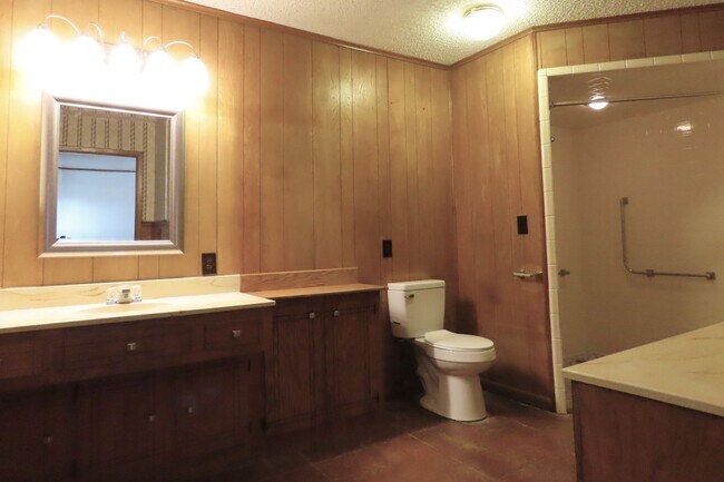 Building Photo - Whitehouse ISD! Spacious 3 Bedroom, 2 Bath...