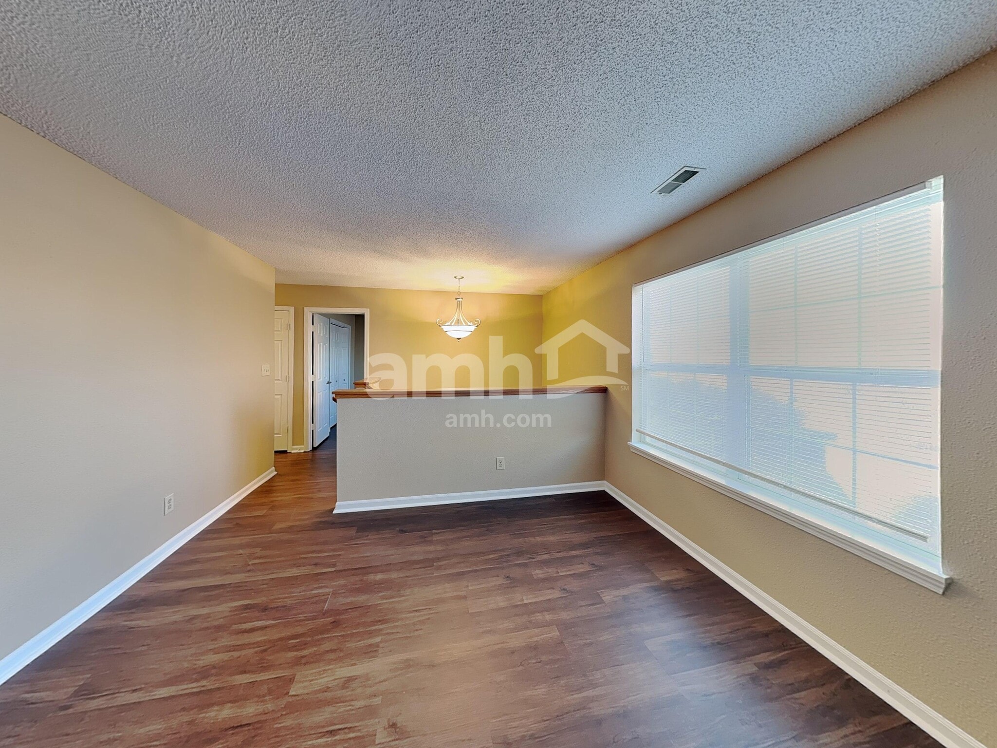 Building Photo - 743 Millbrook Dr