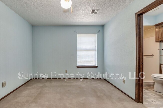 Building Photo - 1832 Michell Dr