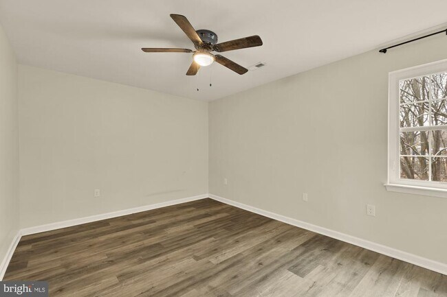 Building Photo - 882 College Pkwy