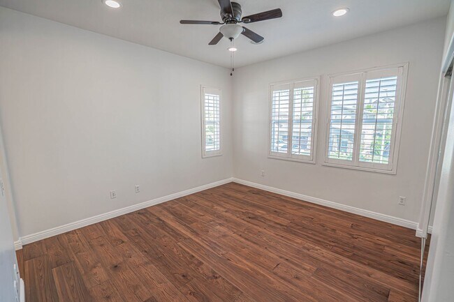 Building Photo - Spacious 4-Bedroom Pool Home in Saugus wit...