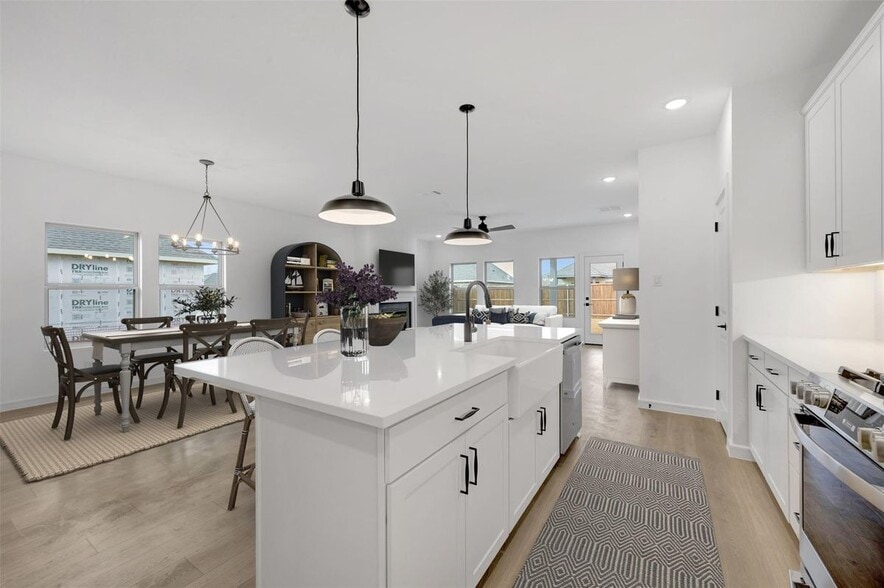 Building Photo - 528 Brookside Dr