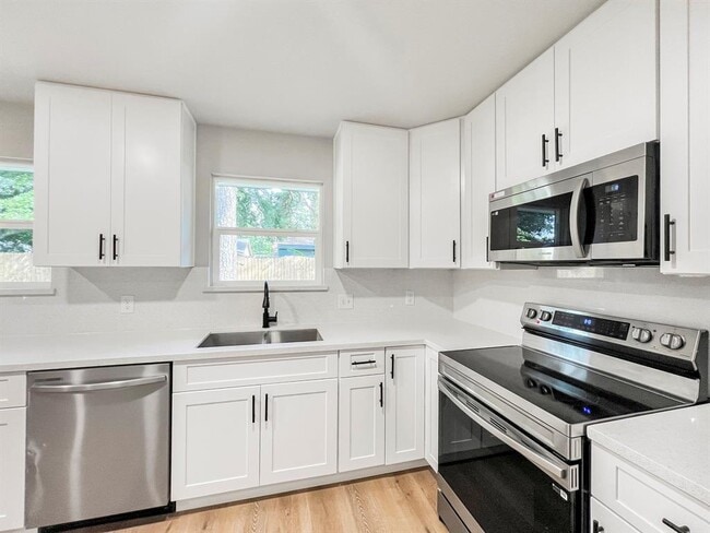 Building Photo - 4926 Adonis Dr