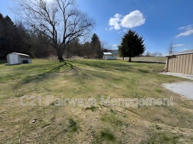 Building Photo - 16 Panorama Dr