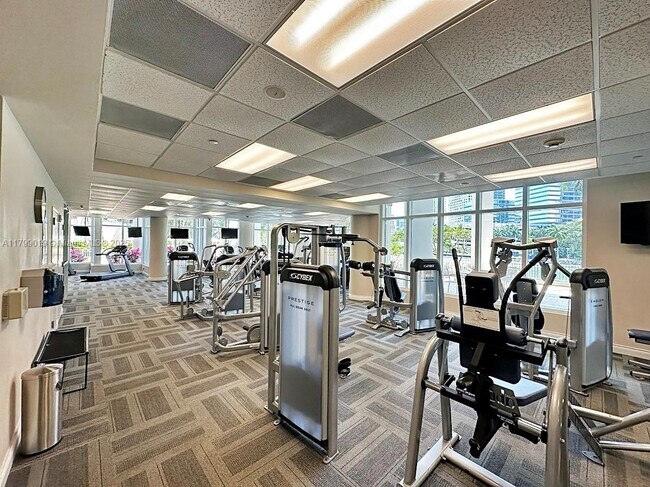 Building Photo - 801 Brickell Key Blvd