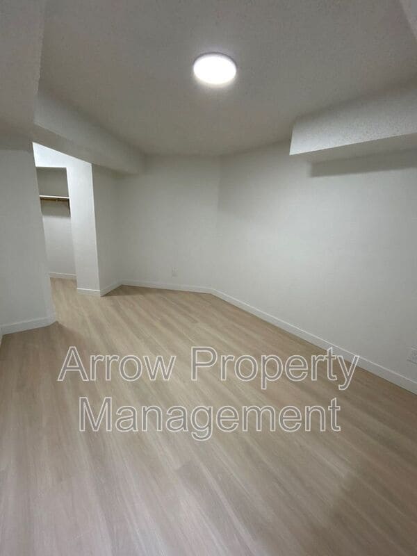Building Photo - 205 E Arbor Ave