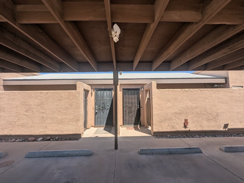 Building Photo - 1477 E 27th Ave