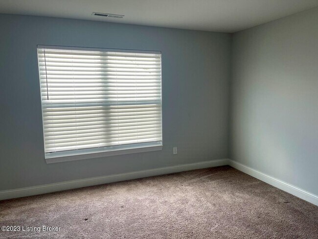 Building Photo - 2105 Meadows Edge Ln