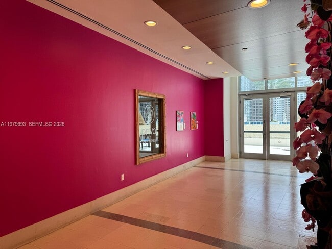 Building Photo - 200 Biscayne Blvd Way