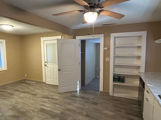 Building Photo - 3 bedroom 2 bath with bonus storage room next to Chico State with Large fenced backyard (Please r...