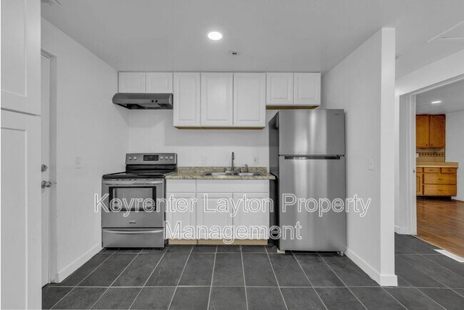 Building Photo - 775 N Diamond St