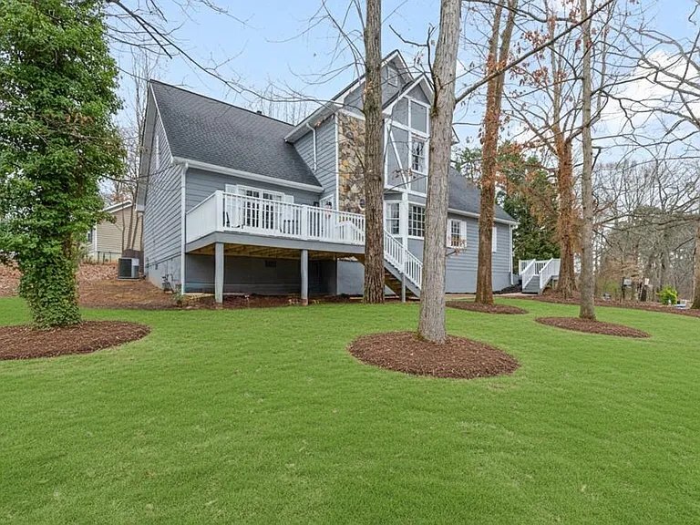 Building Photo - 1811 Chantilly Ct