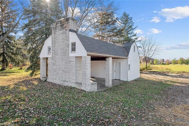 Building Photo - 5702 Perkins Rd