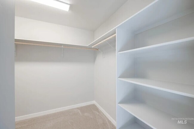 Building Photo - 812 Strike Eagle St