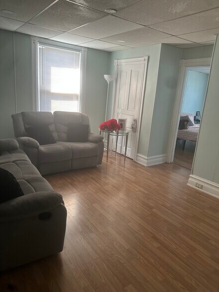 Building Photo - 2385 Main St