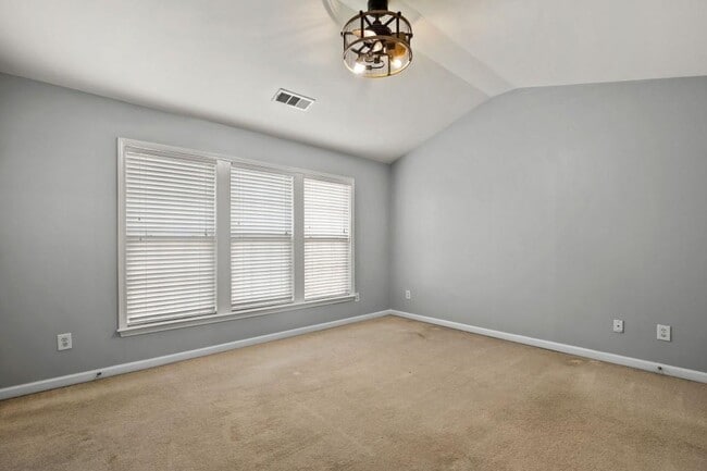 Building Photo - 1346 Thornborough Dr