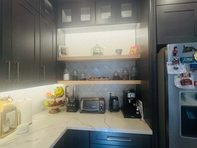 Building Photo - 113 Churchill