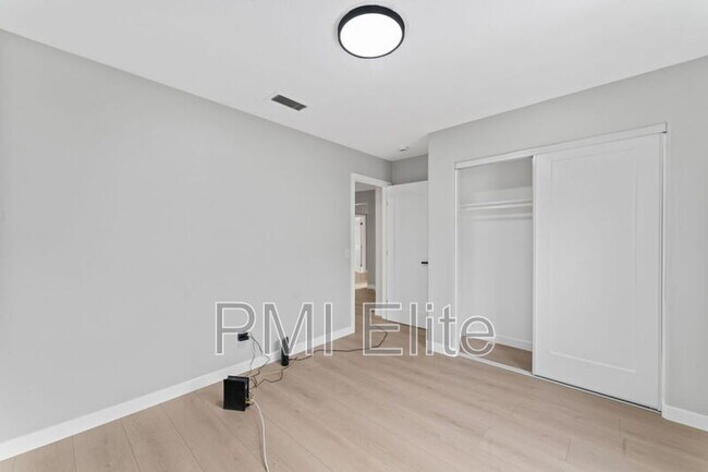 Building Photo - 28654 Silverking Trail